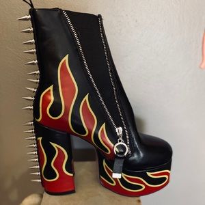 GRILLZ FLAME PLATFORM BOOTS
